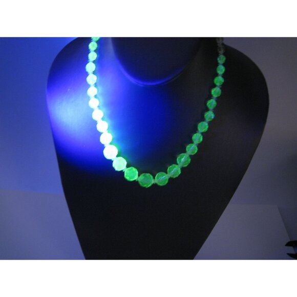 Uranium Glass Beaded Necklace Vintage 1910s Yellow Faceted 19 inch - Picture 10 of 11